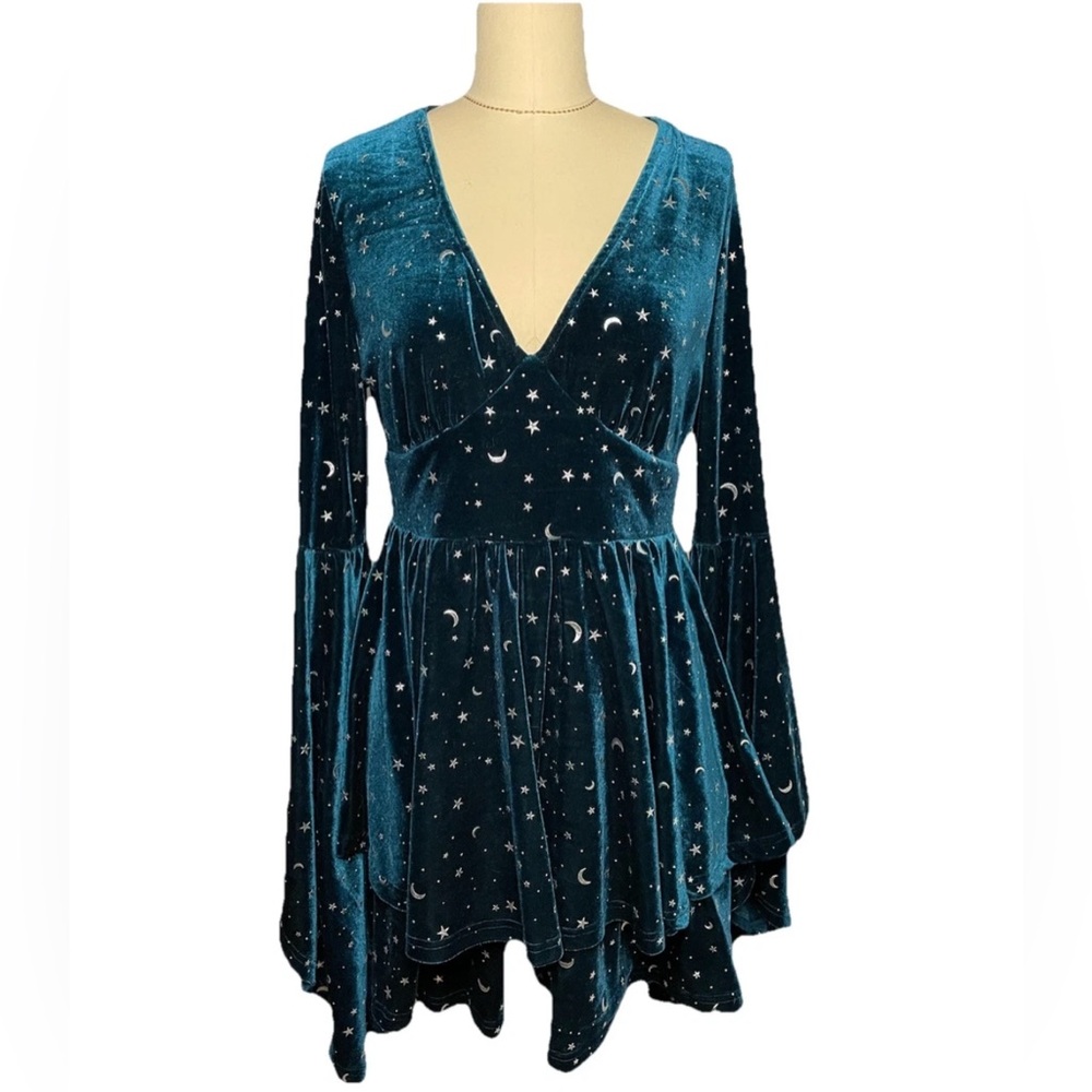 ✨CIDER Celestial Velvet Teal Silver Moon & Star Wrap Romper Size M🌙